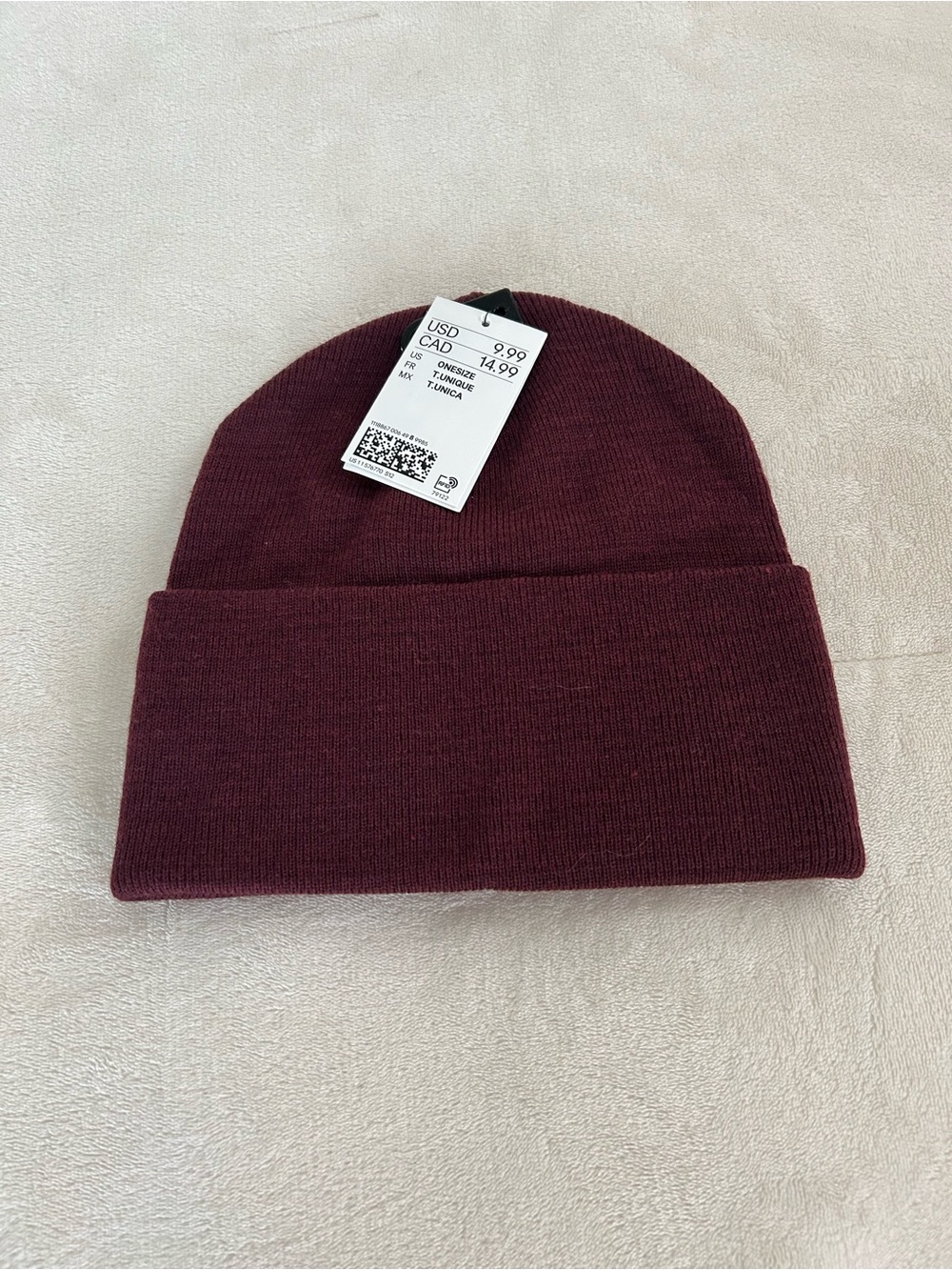H&M Men’s Burgundy Knit Beanie